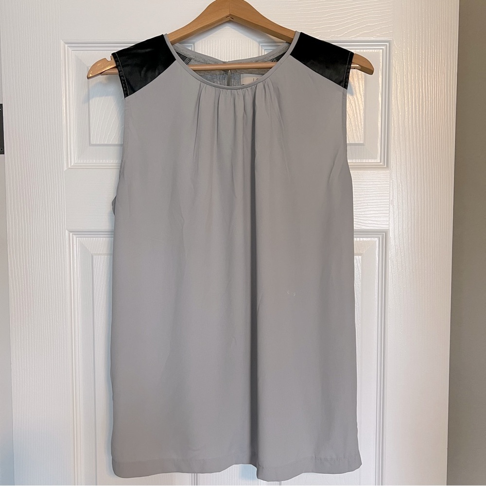 Ann Taylor Loft Sleeveless Blouse Size Large Faux Leather Shoulders Biker I9